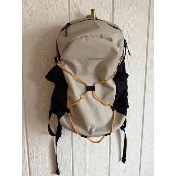 Ripstop Paracord 20L LULULEMON BACKPACK - Picture 2 of 7